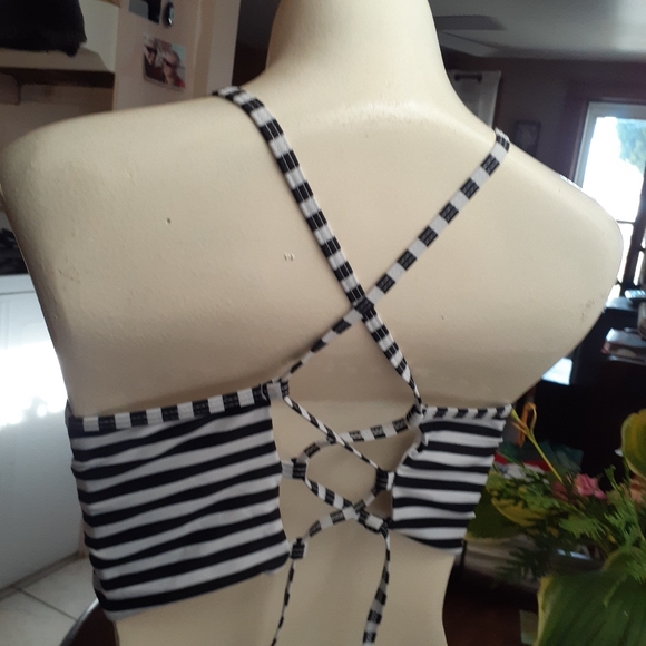 NWT {2 Bikini Tops} Shekini Large - Picture 13 of 16